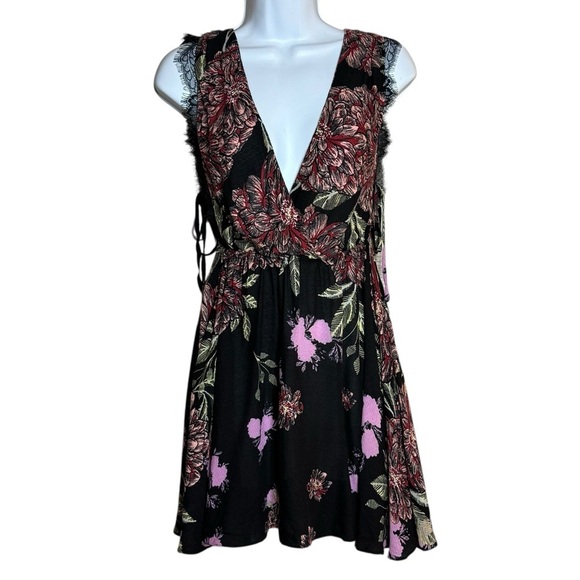 Free People Marnie Floral Plunge Tie Side Swing Mini Dress Black/Plum Sz XS - Picture 3 of 11